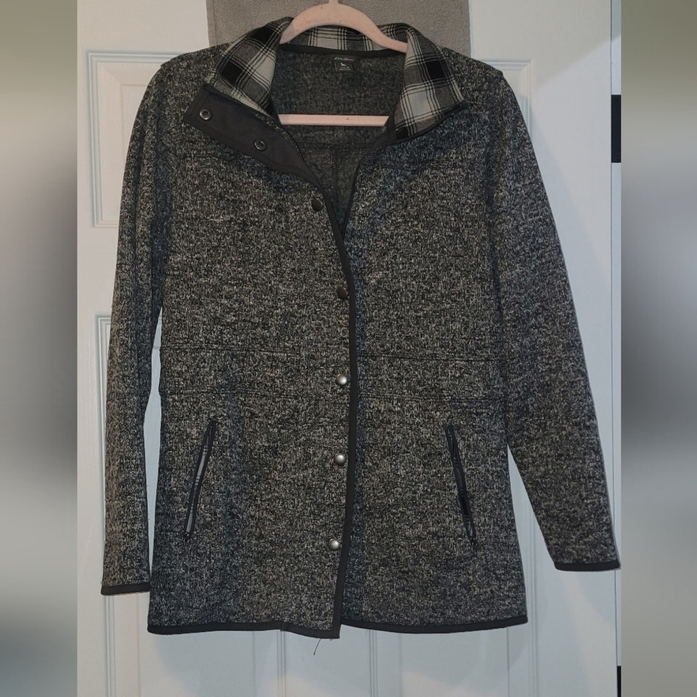 NWOT Eddie Bauer jacket. Size small.